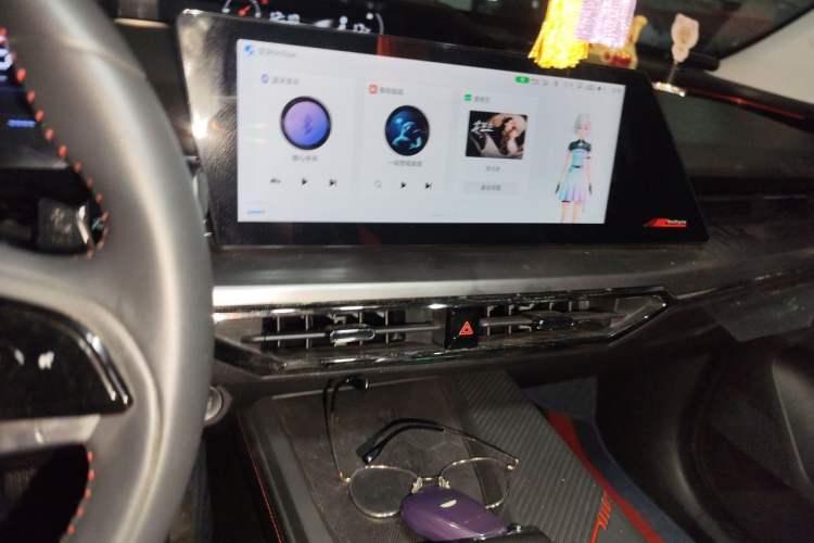Used CHANGAN OSHAN Z6 2022 Blue Whale 1.5T DCT Luxury Model Audio And AC Panel