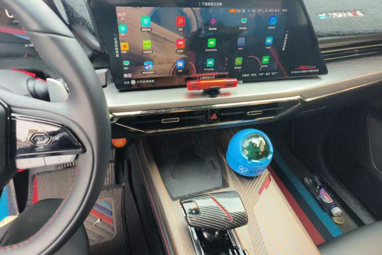Used CHANGAN OSHAN Z6 2022 Blue Whale 1.5T DCT Smart Navigation Model Audio And AC Panel