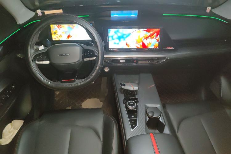 Used CHANGAN OSHAN Z6 2022 Blue Whale 1.5T DCT Smart Edition Center Console