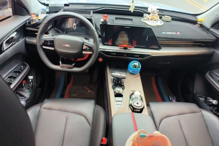 Used CHANGAN OSHAN Z6 2022 Blue Whale 1.5T DCT Smart Navigation Model Center Console