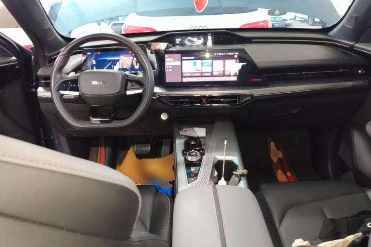 Used CHANGAN OSHAN Z6 2022 Blue Whale 1.5T DCT Smart Edition Urban Version Center Console
