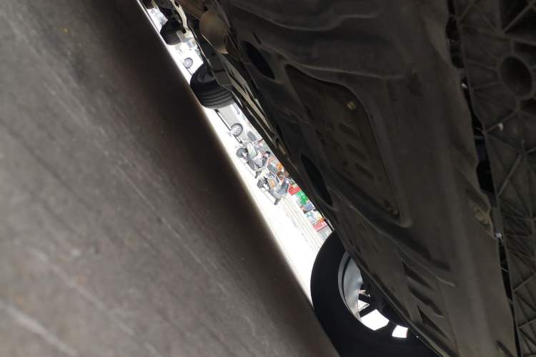 Used CHANGAN OSHAN Z6 2022 Blue Whale 1.5T DCT Smart Edition Chassis Front