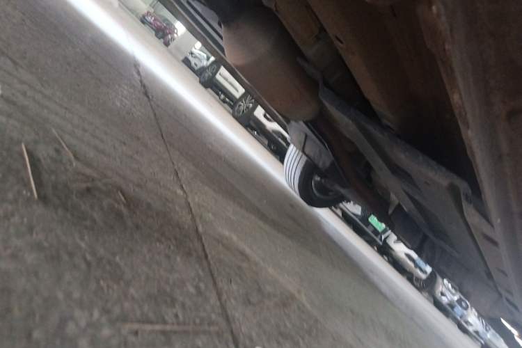 Used CHANGAN OSHAN Z6 2022 Blue Whale 1.5T DCT Luxury Model Chassis Front Left