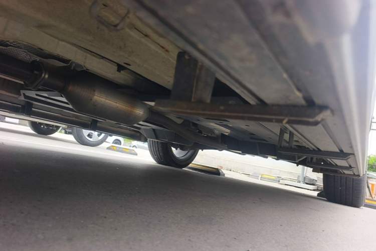 Used CHANGAN OSHAN Z6 2022 Blue Whale 1.5T DCT Smart Edition Urban Version Chassis Front Left