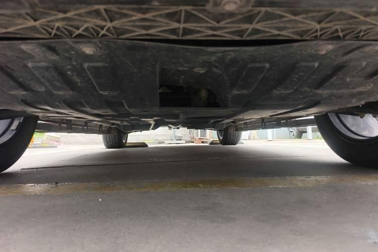 Used CHANGAN OSHAN Z6 2022 Blue Whale 1.5T DCT Smart Edition Urban Version Chassis Front