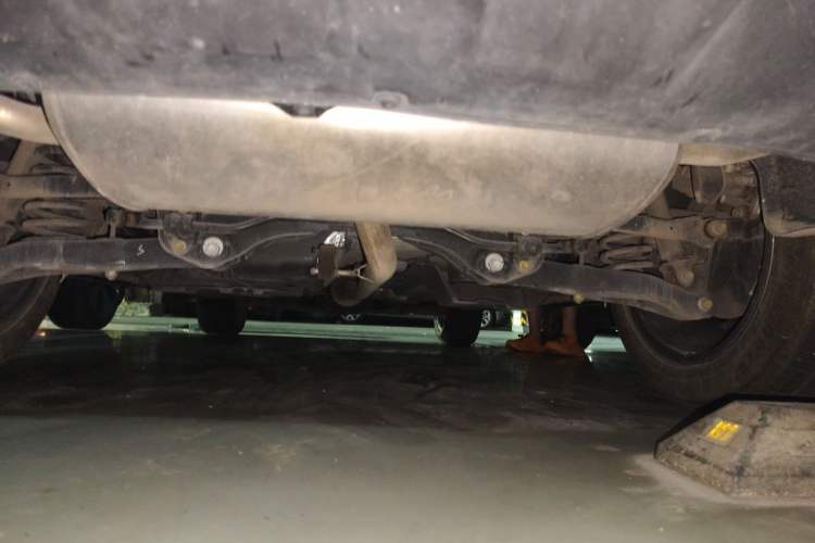 Used CHANGAN OSHAN Z6 2022 Blue Whale 1.5T DCT Luxury Model Chassis Rear