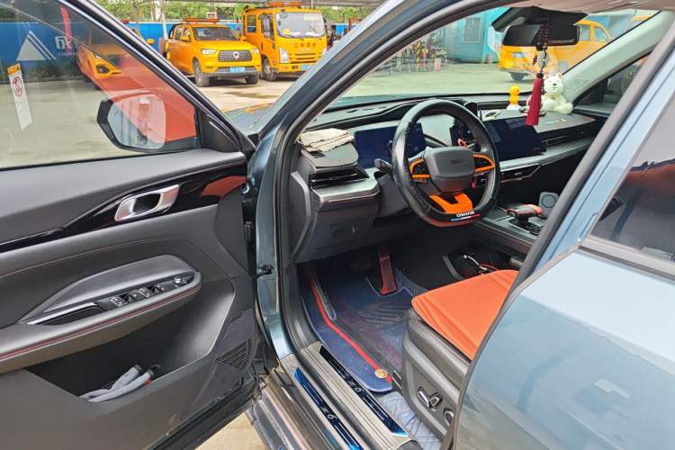 Used CHANGAN OSHAN Z6 2022 Blue Whale 1.5T DCT Smart Edition Urban Version Driver Seat