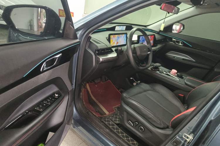 Used CHANGAN OSHAN Z6 2022 Blue Whale 1.5T DCT Smart Navigation Model Driver Seat