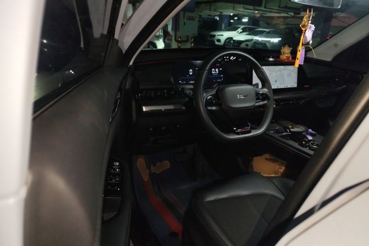 Used CHANGAN OSHAN Z6 2022 Blue Whale 1.5T DCT Luxury Model Driver Seat