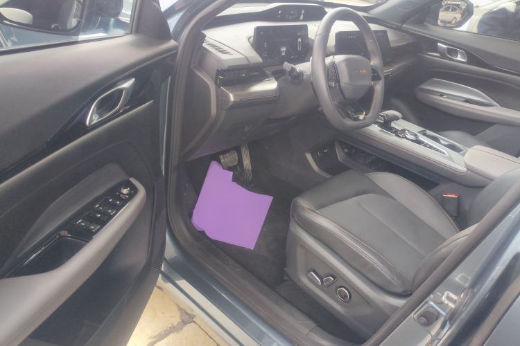 Used CHANGAN OSHAN Z6 2022 Blue Whale 1.5T DCT Smart Edition Urban Version Driver Seat