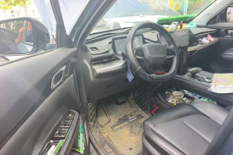 Used CHANGAN OSHAN Z6 2022 Blue Whale 1.5T DCT Smart Edition Driver Seat
