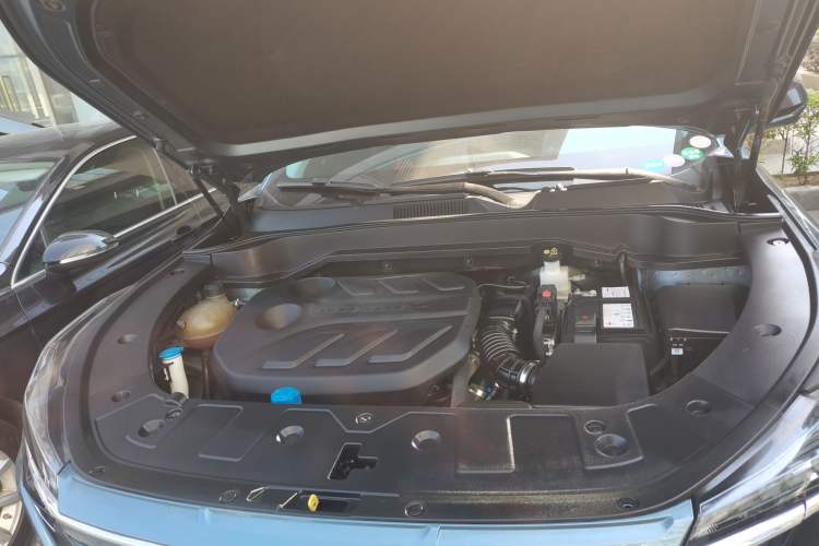 Used CHANGAN OSHAN Z6 2022 Blue Whale 1.5T DCT Smart Edition Engine Bay
