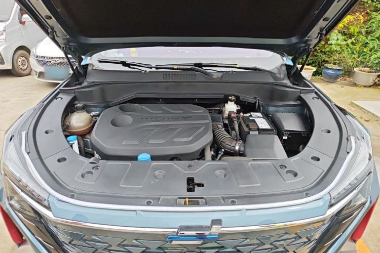 Used CHANGAN OSHAN Z6 2022 Blue Whale 1.5T DCT Smart Edition Urban Version Engine Bay