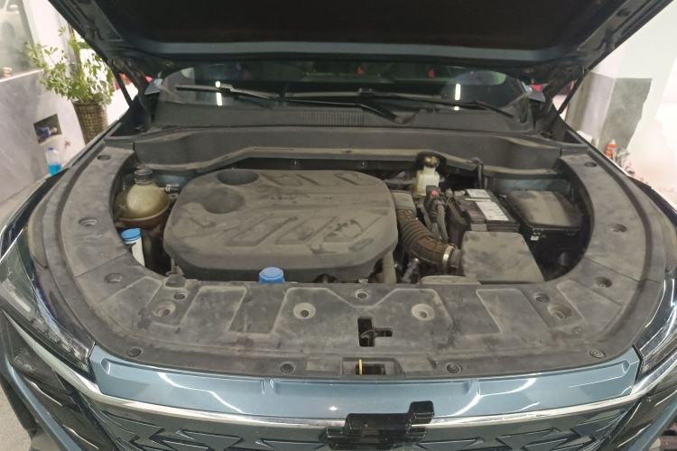 Used CHANGAN OSHAN Z6 2022 Blue Whale 1.5T DCT Smart Navigation Model Engine Bay