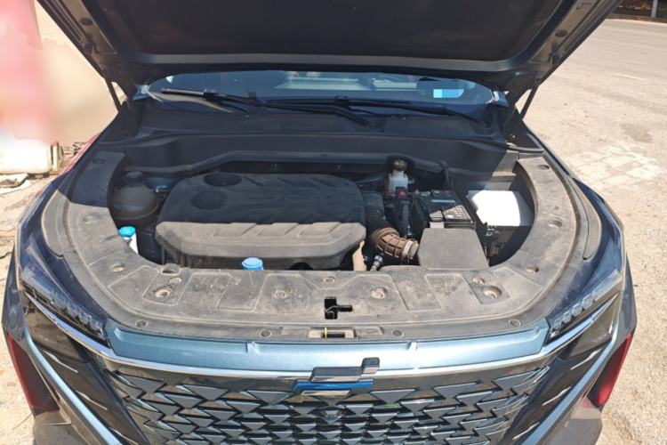 Used CHANGAN OSHAN Z6 2022 Blue Whale 1.5T DCT Luxury Model Engine Bay