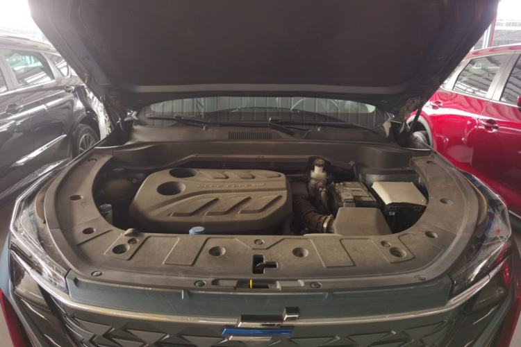 Used CHANGAN OSHAN Z6 2022 Blue Whale 1.5T DCT Luxury Model Engine Bay