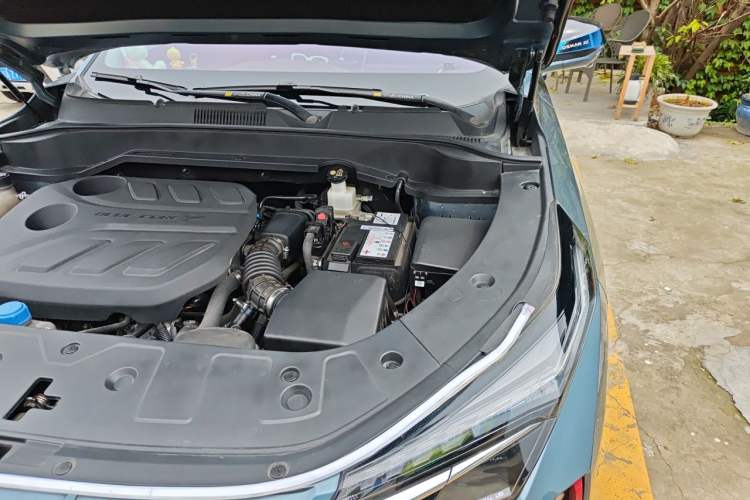 Used CHANGAN OSHAN Z6 2022 Blue Whale 1.5T DCT Smart Edition Urban Version Engine Bay Left