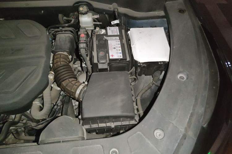 Used CHANGAN OSHAN Z6 2022 Blue Whale 1.5T DCT Smart Edition Engine Bay Left