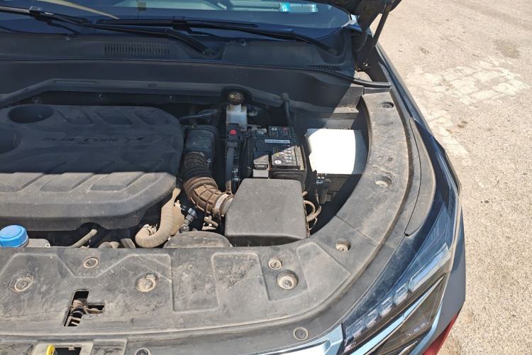 Used CHANGAN OSHAN Z6 2022 Blue Whale 1.5T DCT Luxury Model Engine Bay Left