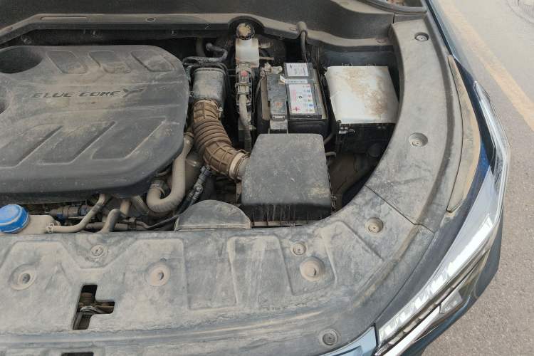 Used CHANGAN OSHAN Z6 2022 Blue Whale 1.5T DCT Smart Edition Urban Version Engine Bay Left