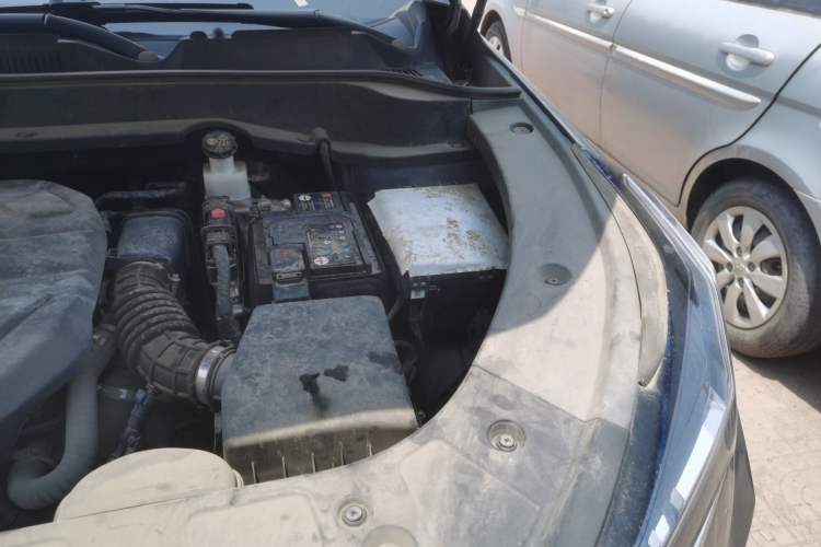 Used CHANGAN OSHAN Z6 2022 Blue Whale 1.5T DCT Luxury Model Engine Bay Left