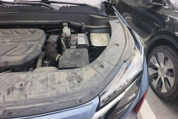 Used CHANGAN OSHAN Z6 2022 Blue Whale 1.5T DCT Smart Edition Engine Bay Left