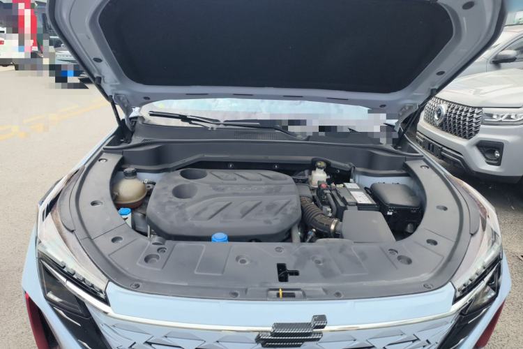 Used CHANGAN OSHAN Z6 2022 Blue Whale 1.5T DCT Smart Navigation Model Engine Bay