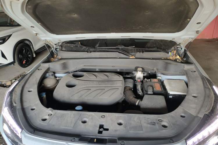 Used CHANGAN OSHAN Z6 2022 Blue Whale 1.5T DCT Smart Edition Engine Bay