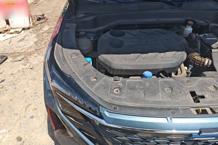 Used CHANGAN OSHAN Z6 2022 Blue Whale 1.5T DCT Luxury Model Engine Bay Right