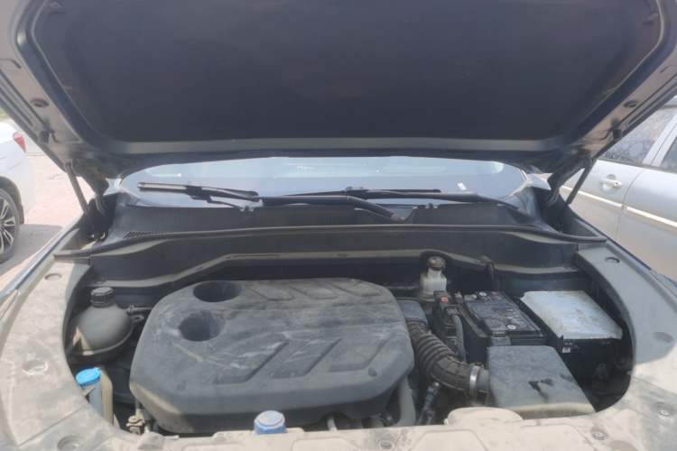 Used CHANGAN OSHAN Z6 2022 Blue Whale 1.5T DCT Luxury Model Engine Bay