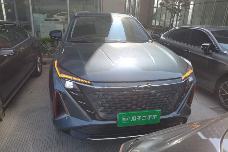 Used CHANGAN OSHAN Z6 2022 Blue Whale 1.5T DCT Smart Edition Exterior 1