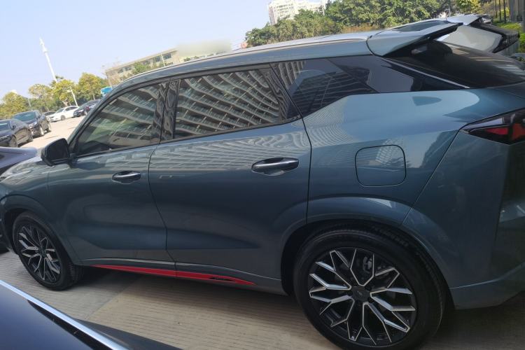 Used CHANGAN OSHAN Z6 2022 Blue Whale 1.5T DCT Smart Edition Exterior 3