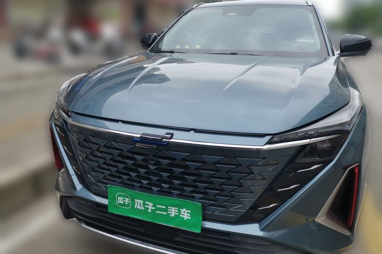 Used CHANGAN OSHAN Z6 2022 Blue Whale 1.5T DCT Smart Edition Front
