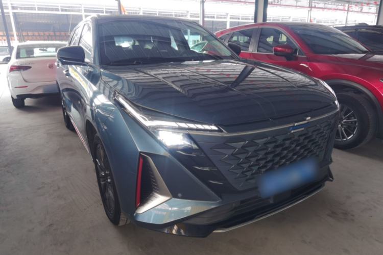 Used CHANGAN OSHAN Z6 2022 Blue Whale 1.5T DCT Luxury Model Front Right 45 Deg