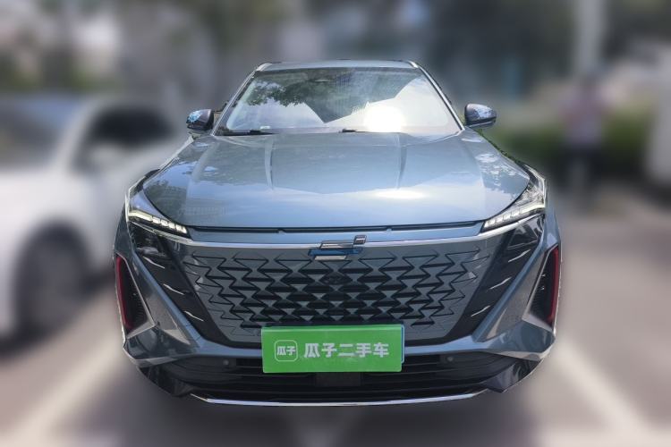 Used CHANGAN OSHAN Z6 2022 Blue Whale 1.5T DCT Smart Edition Front