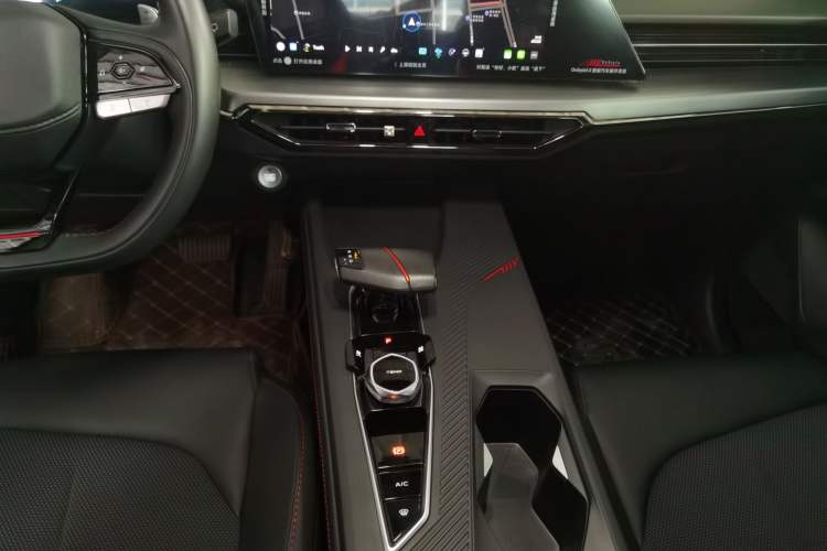 Used CHANGAN OSHAN Z6 2022 Blue Whale 1.5T DCT Luxury Model Gear Lever