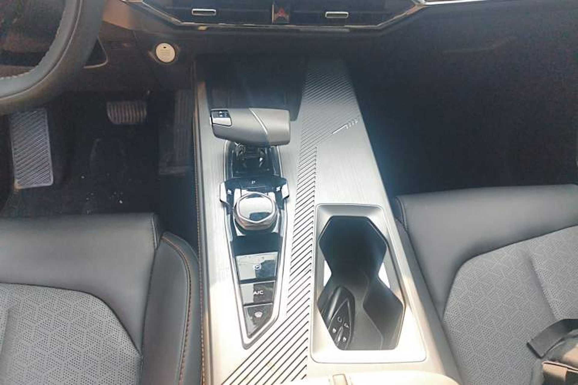 Used CHANGAN OSHAN Z6 2022 Blue Whale 1.5T DCT Smart Edition Urban Version Gear Lever