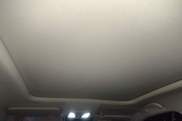 Used CHANGAN OSHAN Z6 2022 Blue Whale 1.5T DCT Luxury Model Headliner