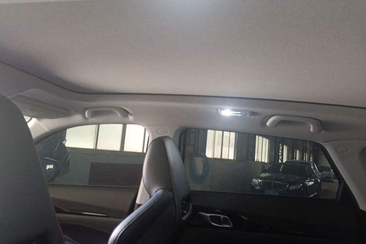 Used CHANGAN OSHAN Z6 2022 Blue Whale 1.5T DCT Luxury Model Headliner