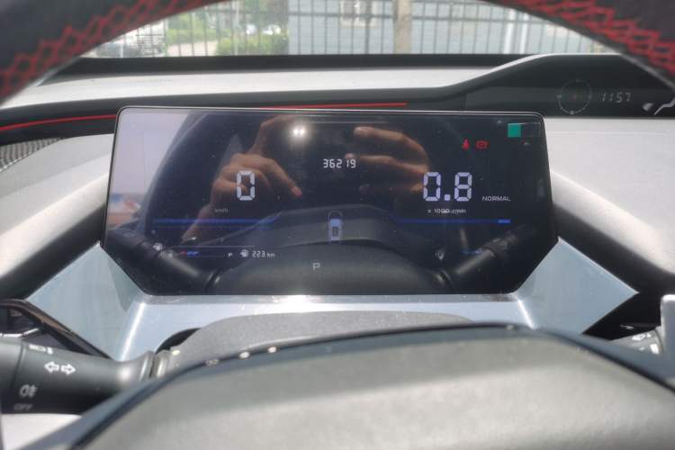 Used CHANGAN OSHAN Z6 2022 Blue Whale 1.5T DCT Luxury Model Instrument Cluster