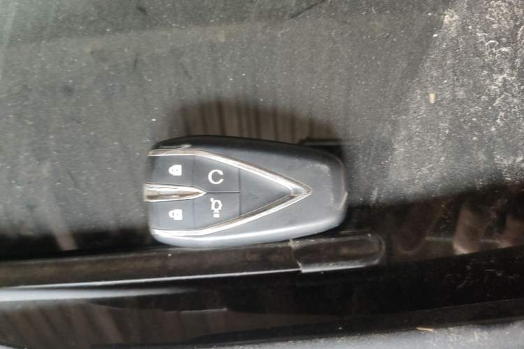 Used CHANGAN OSHAN Z6 2022 Blue Whale 1.5T DCT Smart Edition Interior 1