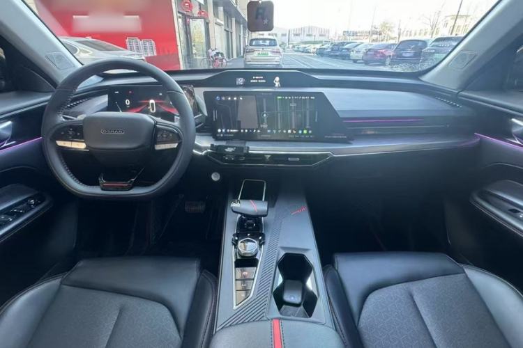 Used CHANGAN OSHAN Z6 2022 Blue Whale 1.5T DCT Smart Edition Interior 1
