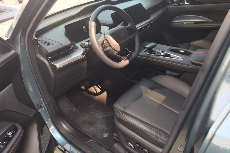 Used CHANGAN OSHAN Z6 2022 Blue Whale 1.5T DCT Smart Edition Interior 3