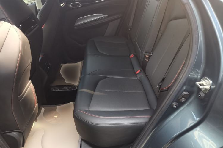 Used CHANGAN OSHAN Z6 2022 Blue Whale 1.5T DCT Smart Edition Interior 4