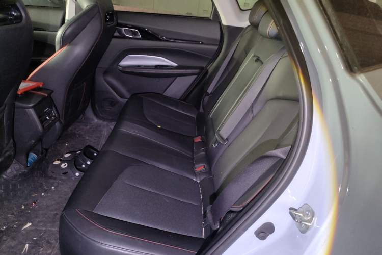 Used CHANGAN OSHAN Z6 2022 Blue Whale 1.5T DCT Smart Edition Interior 4