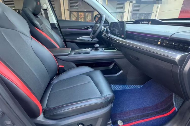 Used CHANGAN OSHAN Z6 2022 Blue Whale 1.5T DCT Smart Edition Interior 4
