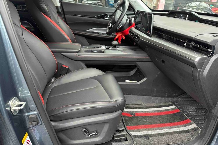 Used CHANGAN OSHAN Z6 2022 Blue Whale 1.5T DCT Smart Edition Interior 5