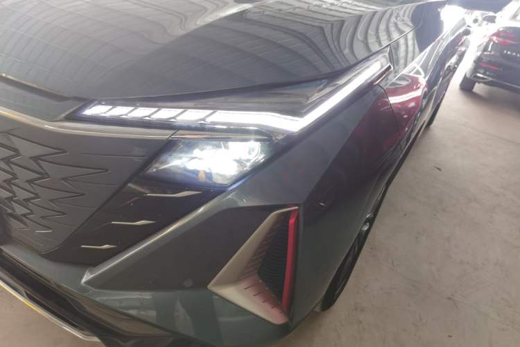 Used CHANGAN OSHAN Z6 2022 Blue Whale 1.5T DCT Luxury Model Left Front Headlight