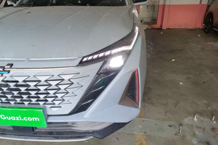 Used CHANGAN OSHAN Z6 2022 Blue Whale 1.5T DCT Smart Edition Left Front Headlight