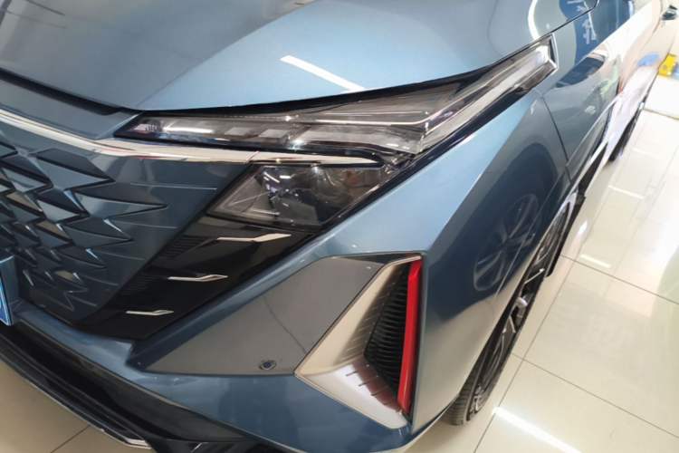 Used CHANGAN OSHAN Z6 2022 Blue Whale 1.5T DCT Smart Edition Urban Version Left Front Headlight